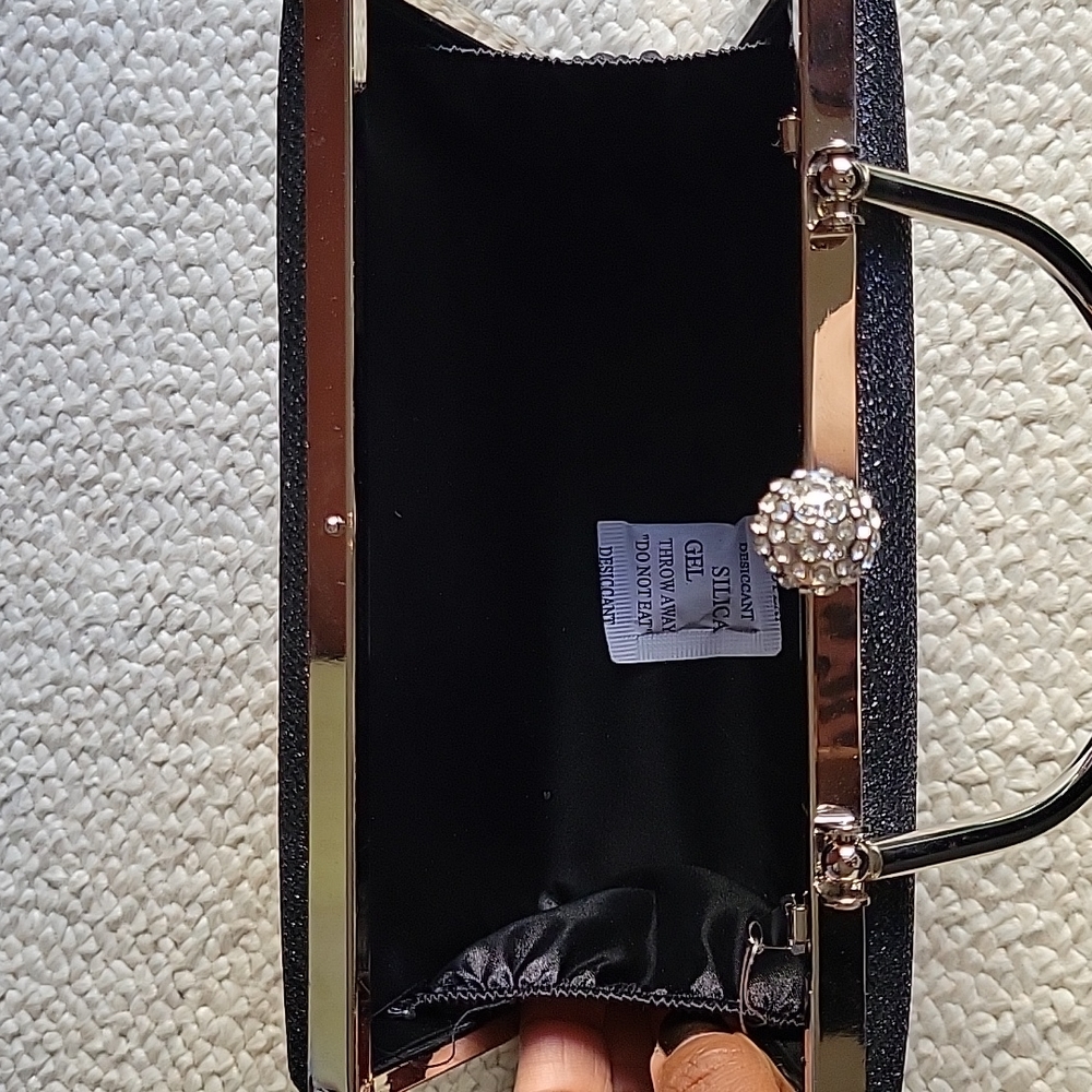 Purse - Picture 4 of 8